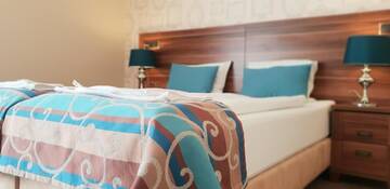 Фото номера Люкс с кроватью размера «king-size» и балконом Отель Best Western Hotel Opole Centrum г. Ополе 2